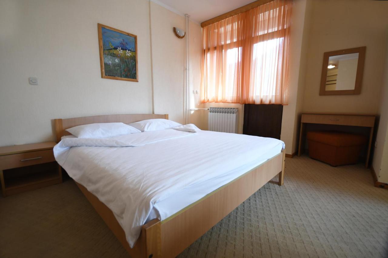 Hotel Mladost Tjentiste Exterior photo